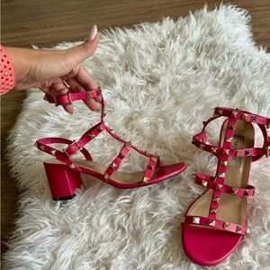 Valentino pink Sandal, size 6